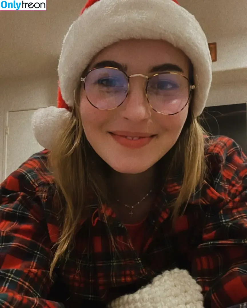 Cassie Claire nude photo #0004 (cassieclaire00)