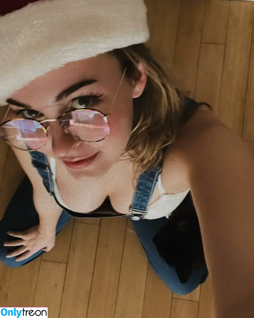 Cassie Claire nude photo #0005 (cassieclaire00)