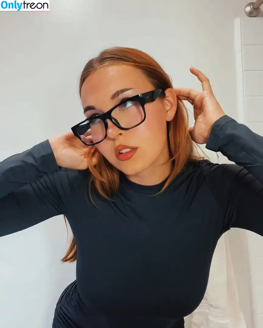 Cassie Claire nude photo #0019 (cassieclaire00)