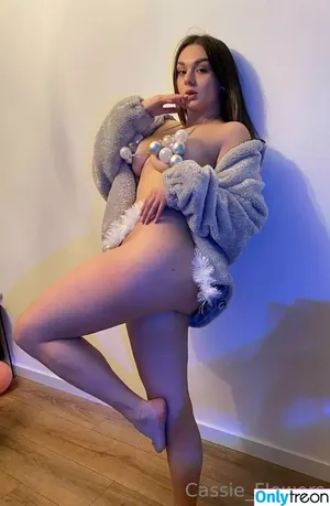 cassie_flower / _cassie_flowers nude photo #0002