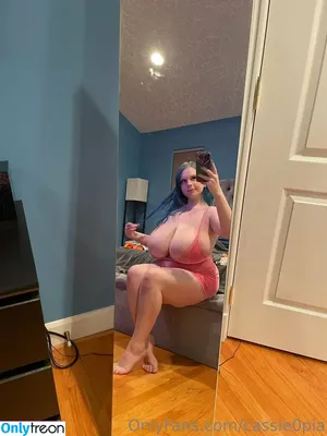 Cassie0pia / tcassie0pia / therealcassie0pia nude photo #1246