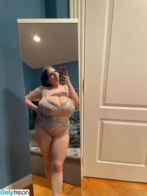 Cassie0pia / tcassie0pia / therealcassie0pia nude photo #1271