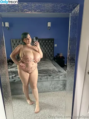 Cassie0pia / tcassie0pia / therealcassie0pia nude photo #2455
