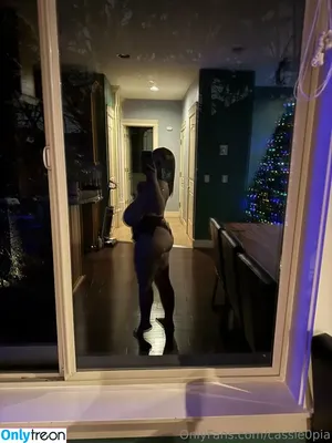 Cassie0pia / tcassie0pia / therealcassie0pia nude photo #2703