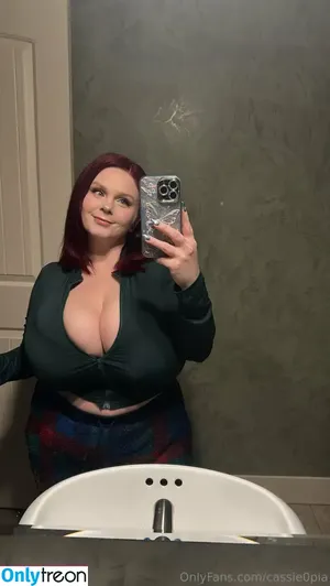 Cassie0pia / tcassie0pia / therealcassie0pia nude photo #2878
