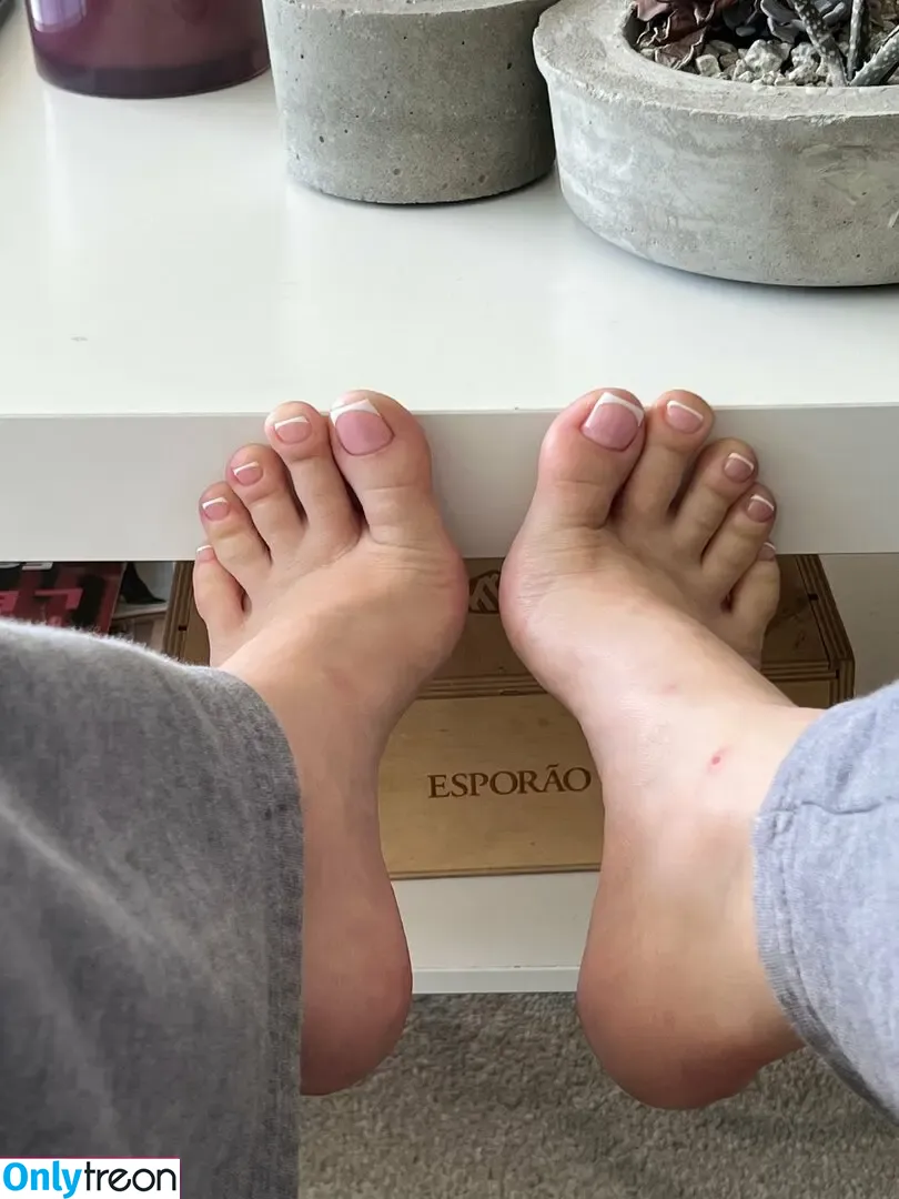 catbunnygomez nude photo #0193 (soleciety2k21 / thecatbnny)