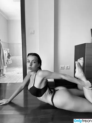 Catia Viviana / Vivianne / Viviannev / catia_viviana_1 nude photo #0028
