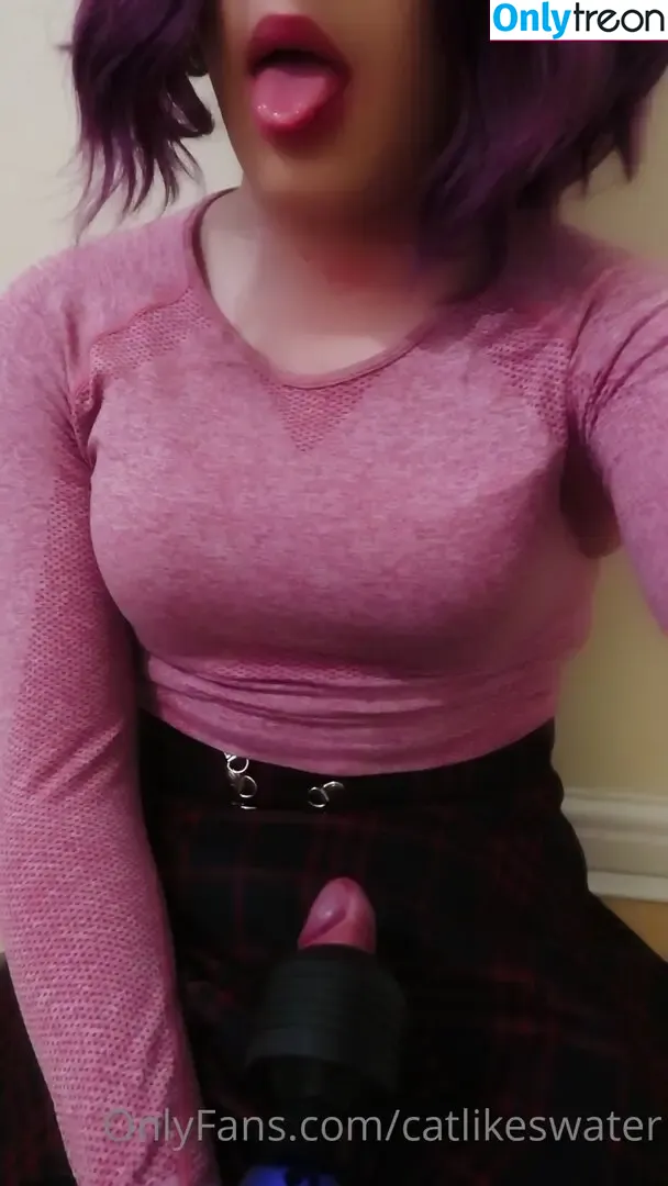 CatLikesWater nude photo #0089 (CatLikesWater)