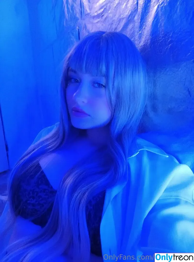 catrisemae nude photo #0010 (catrisemae)