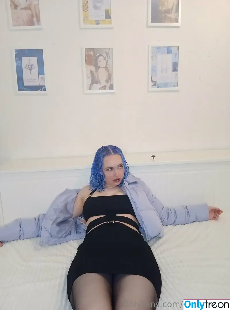 catrisemae nude photo #0034 (catrisemae)