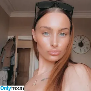 cbelxox / christie_bellwoodxox nude photo #0006