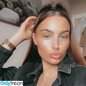 cbelxox / christie_bellwoodxox nude photo #0007