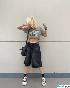 cdclopez / blondebunnybb / itsammylopez nude photo #0039