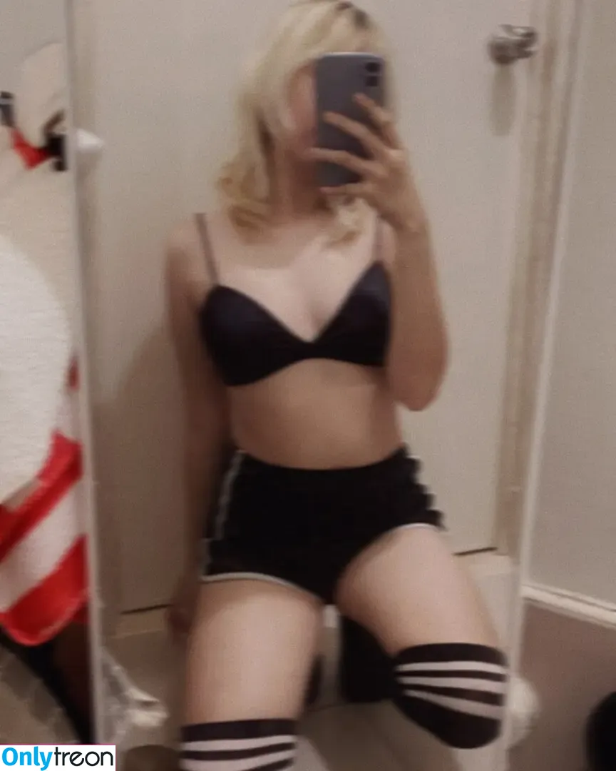 cdclopez nude photo #0109 (blondebunnybb / itsammylopez)