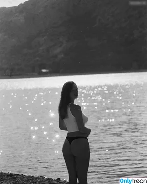  nude photo #0012