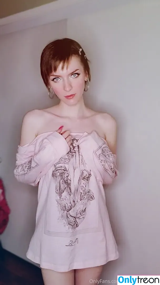Celestina Blooms nude photo #0390 (celestinablooms / celestinarooftop)