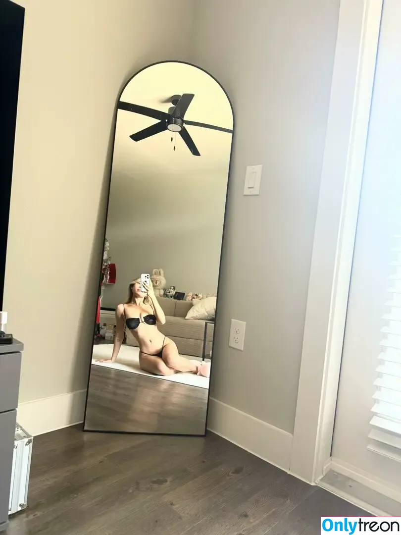Celia Tran nude photo #0222 (celia.b.tran)