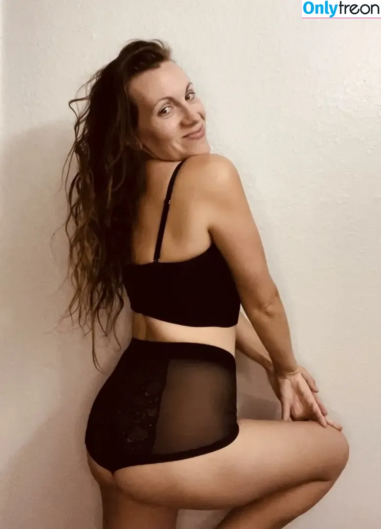 Celina19899 nude photo #0003 (celina908916062 / celinacelinacelinaa / theme_park_milf)