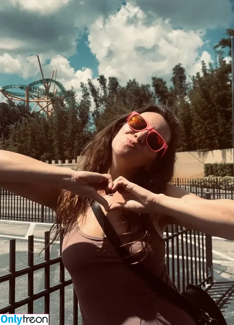 Celina19899 nude photo #0008 (celina908916062 / celinacelinacelinaa / theme_park_milf)