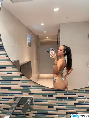 celinaxoxo / celinaxoxoxo nude photo #0023