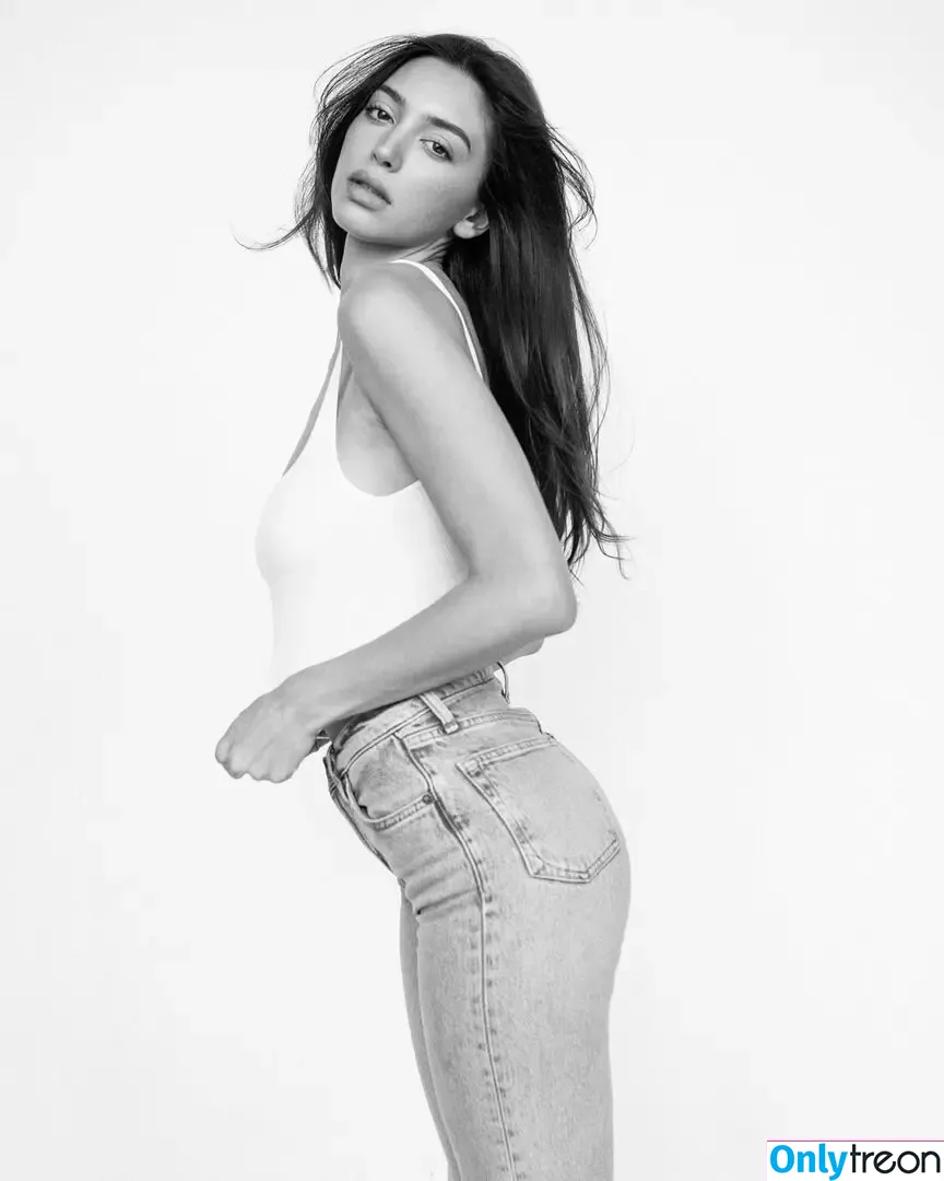 Celine Farach nude photo #0259 (celinefarach)