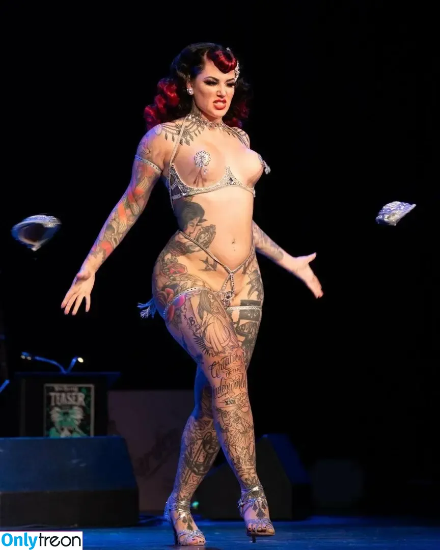 cervenafox nude photo #0021 (cervenafox)