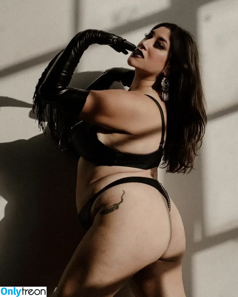 Cha Cha nude photo #0032 (chachamama / chachamamaburlesque)