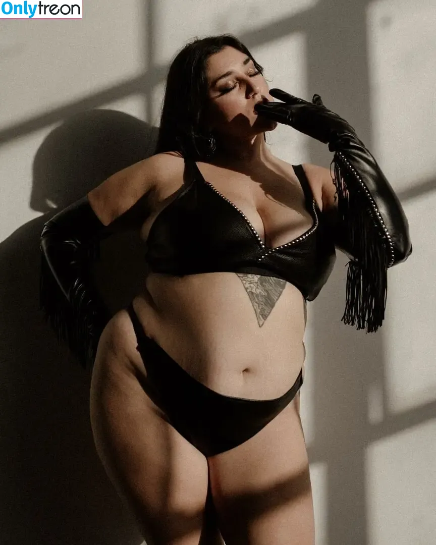 Cha Cha nude photo #0041 (chachamama / chachamamaburlesque)