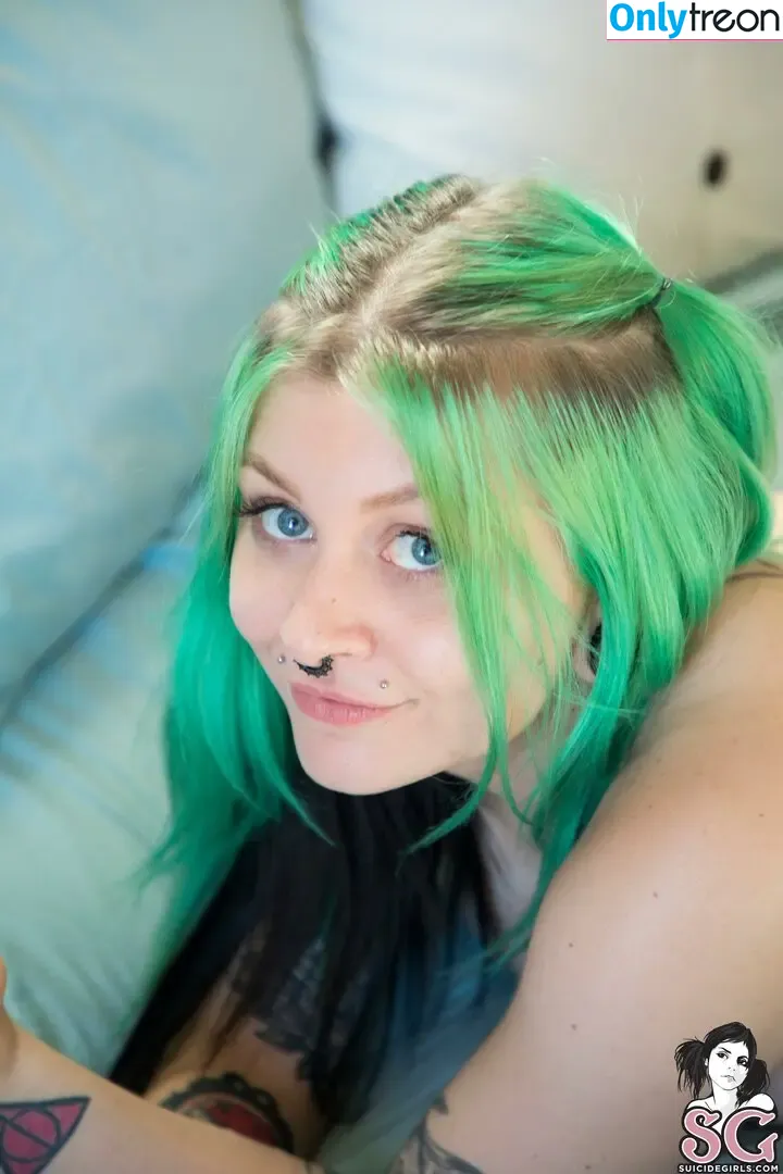 Chalkmoon nude photo #0099 (Chalkdabs / Chalksuicide / chalkxmoon)