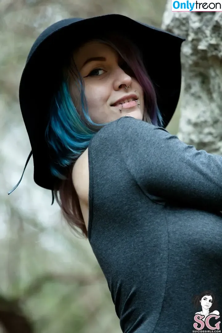 Chalkmoon nude photo #0564 (Chalkdabs / Chalksuicide / chalkxmoon)
