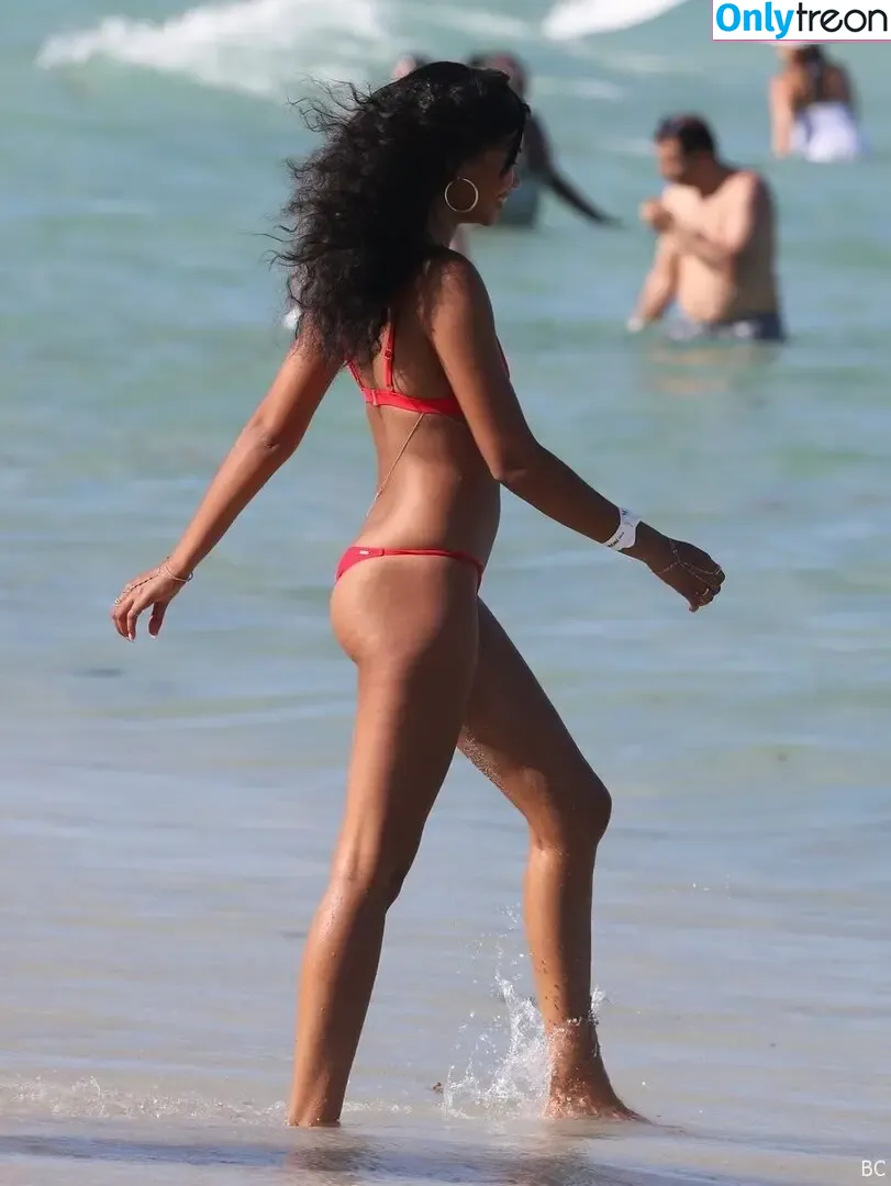 Chanel Iman nude photo #0020 (chaneliman)