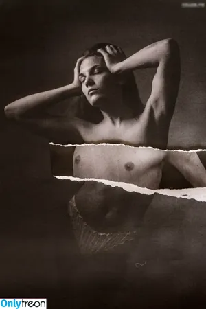  nude photo #0007