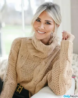 Charissa Thompson / Sportscaster / charissajthompson nude photo #0034