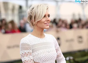 Charissa Thompson / Sportscaster / charissajthompson nude photo #0073