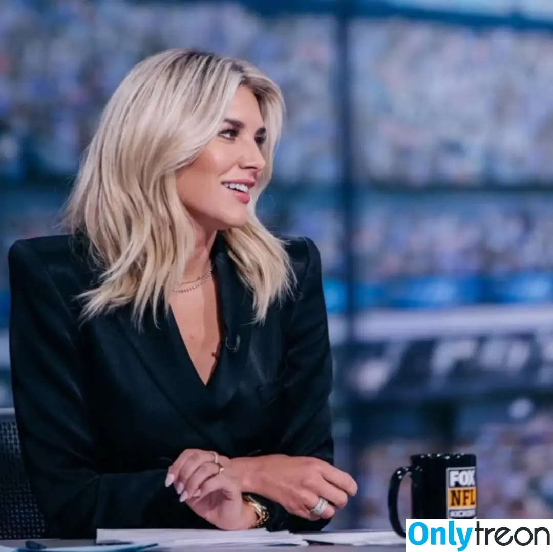 Charissa Thompson nude photo #0059 (Sportscaster / charissajthompson)