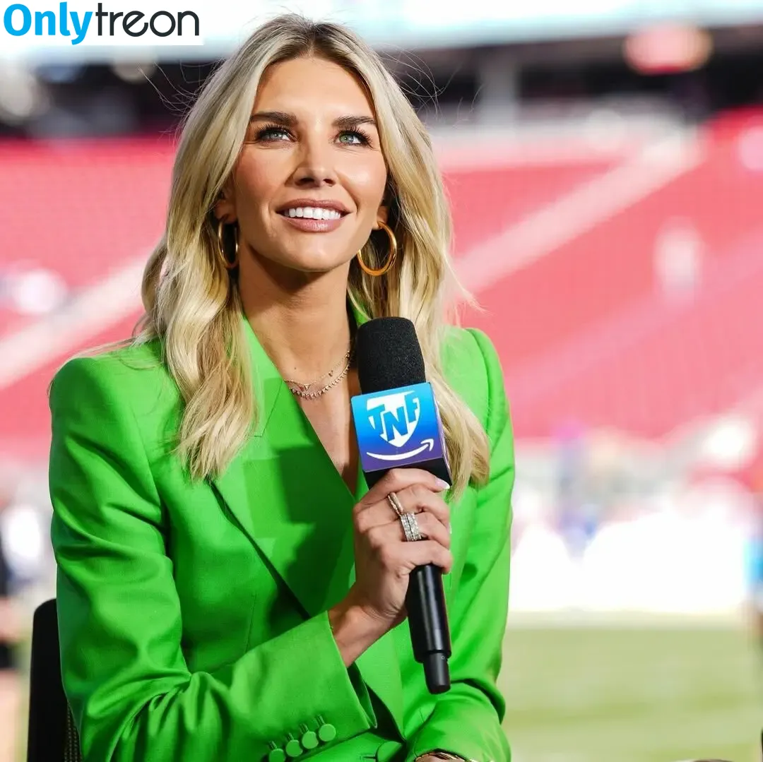 Charissa Thompson nude photo #0061 (Sportscaster / charissajthompson)