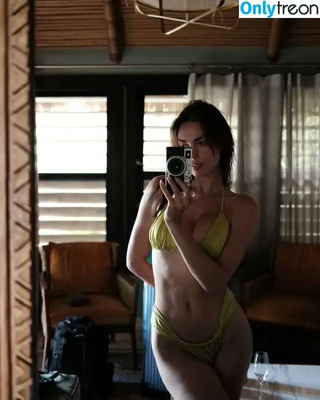 Charleen Weiss nude photo #0172 (charleenweiss)