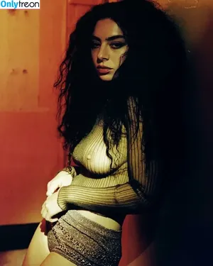 Charli XCX / charli_xcx / charlignarly nude photo #1209