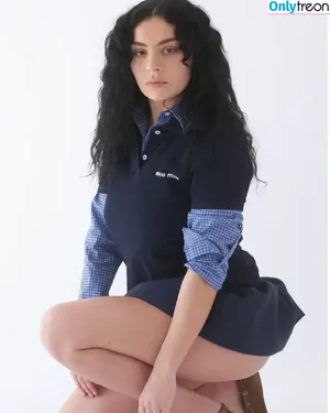 Charli XCX / charli_xcx / charlignarly nude photo #1210