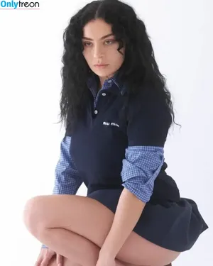 Charli XCX / charli_xcx / charlignarly nude photo #1214