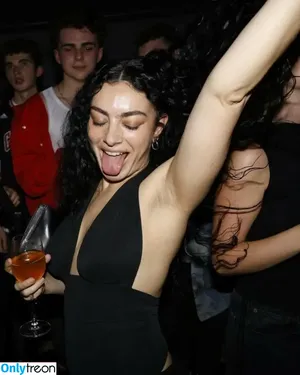 Charli XCX / charli_xcx / charlignarly nude photo #1228