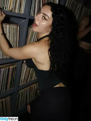 Charli XCX / charli_xcx / charlignarly nude photo #1229