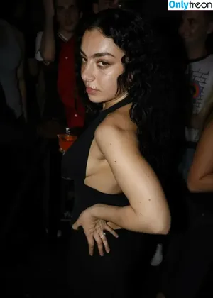 Charli XCX / charli_xcx / charlignarly nude photo #1231