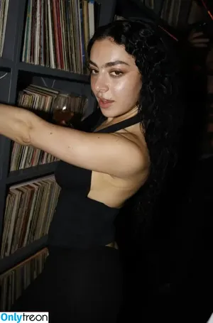 Charli XCX / charli_xcx / charlignarly nude photo #1234