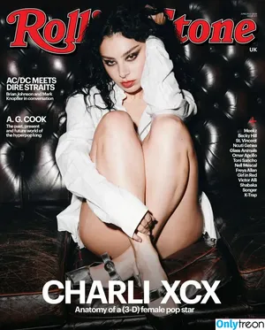 Charli XCX / charli_xcx / charlignarly nude photo #1308