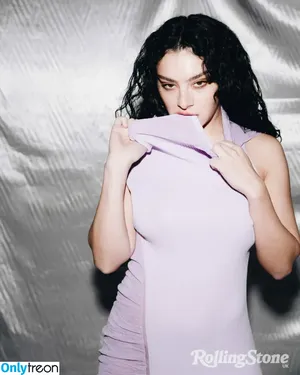 Charli XCX / charli_xcx / charlignarly nude photo #1311
