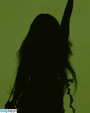 Charli XCX / charli_xcx / charlignarly nude photo #1323