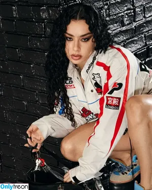Charli XCX / charli_xcx / charlignarly nude photo #1348