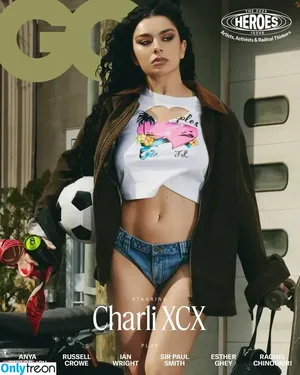 Charli XCX / charli_xcx / charlignarly nude photo #1351