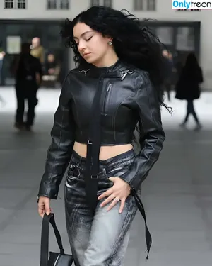 Charli XCX / charli_xcx / charlignarly nude photo #1356